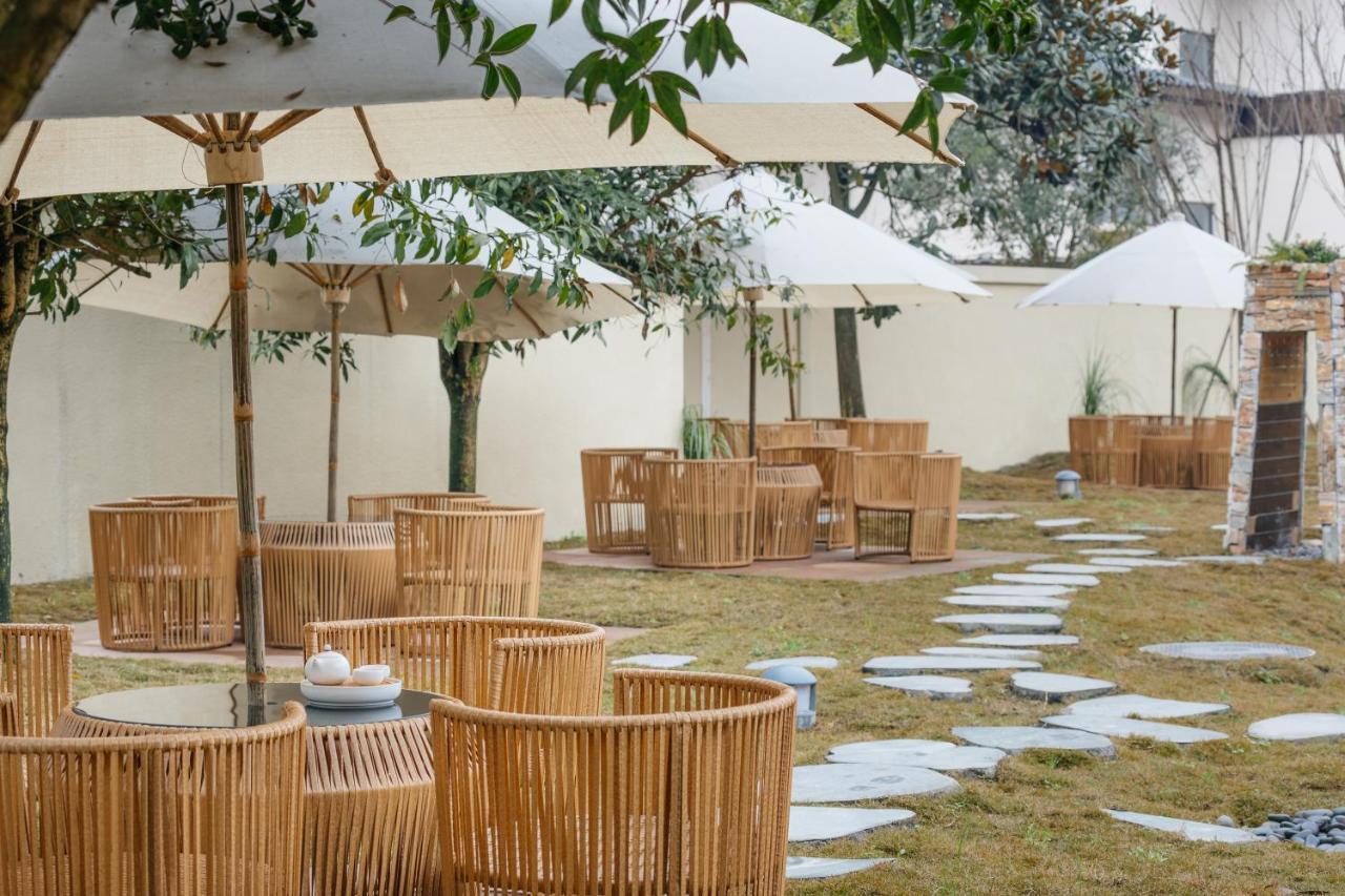 Howard Johnson Huashuiwan Hot Springs Resort Thành Đô Ngoại thất bức ảnh